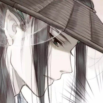 西瓜摊老板戴手套用牙签挑瓜籽